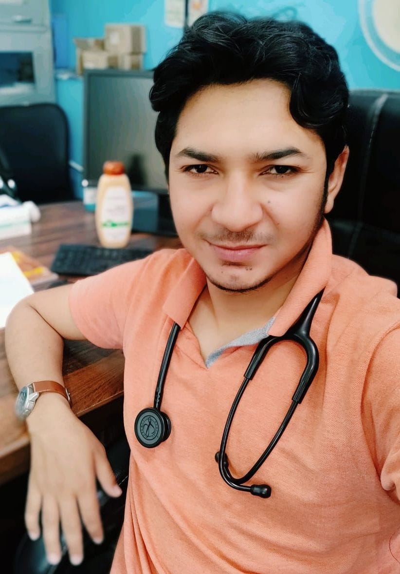 डॉ अभिनय चौहान डॉ अभिनय चौहान