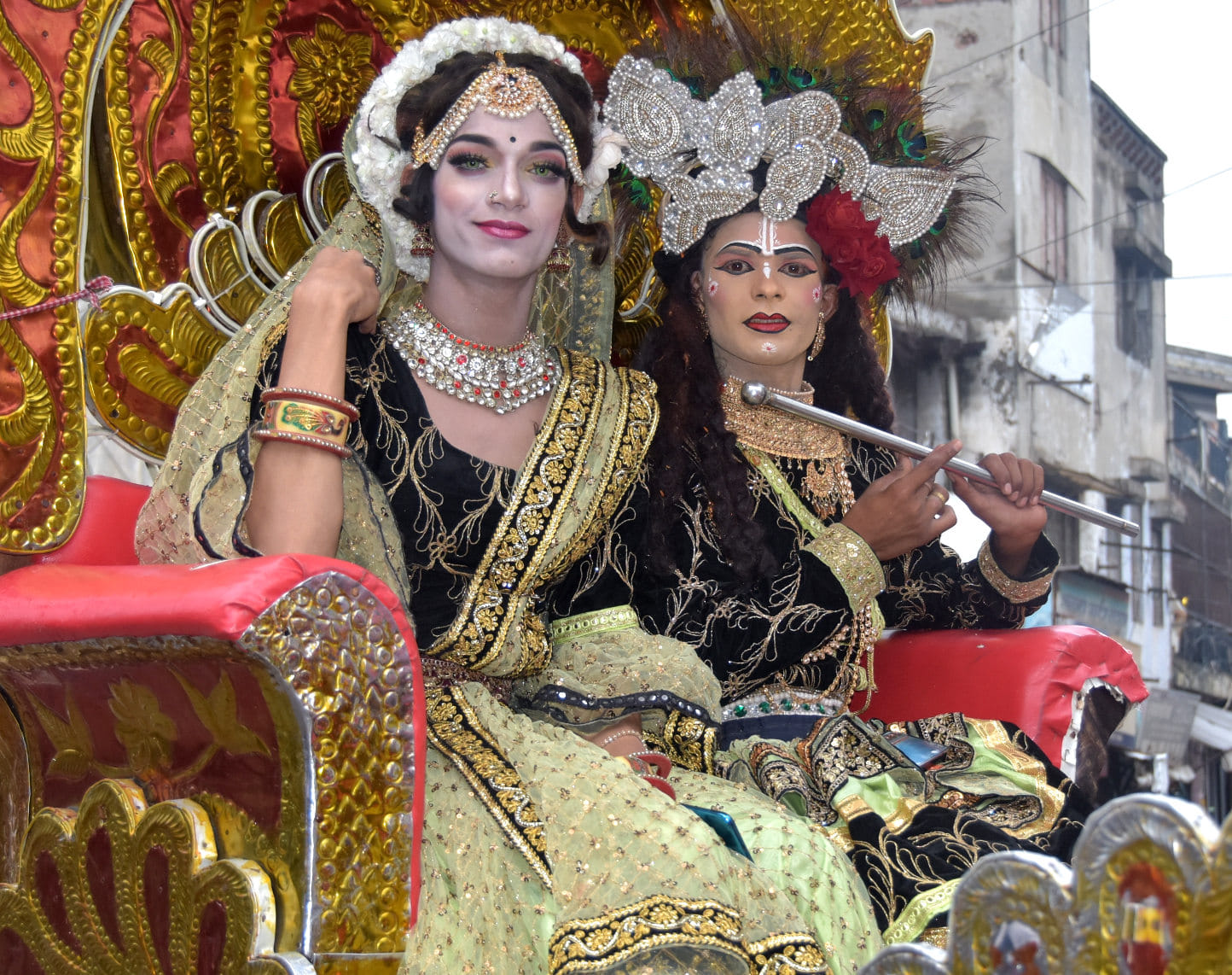 सहारनपुर के अग्रवाल धर्मशाला से निकली भगवान जगन्नाथ की शोभा यात्रा में शमिल राधा कृष्ण जी की झां? सहारनपुर के अग्रवाल धर्मशाला से निकली भगवान जगन्नाथ की शोभा यात्रा में शमिल राधा कृष्ण जी की झां?