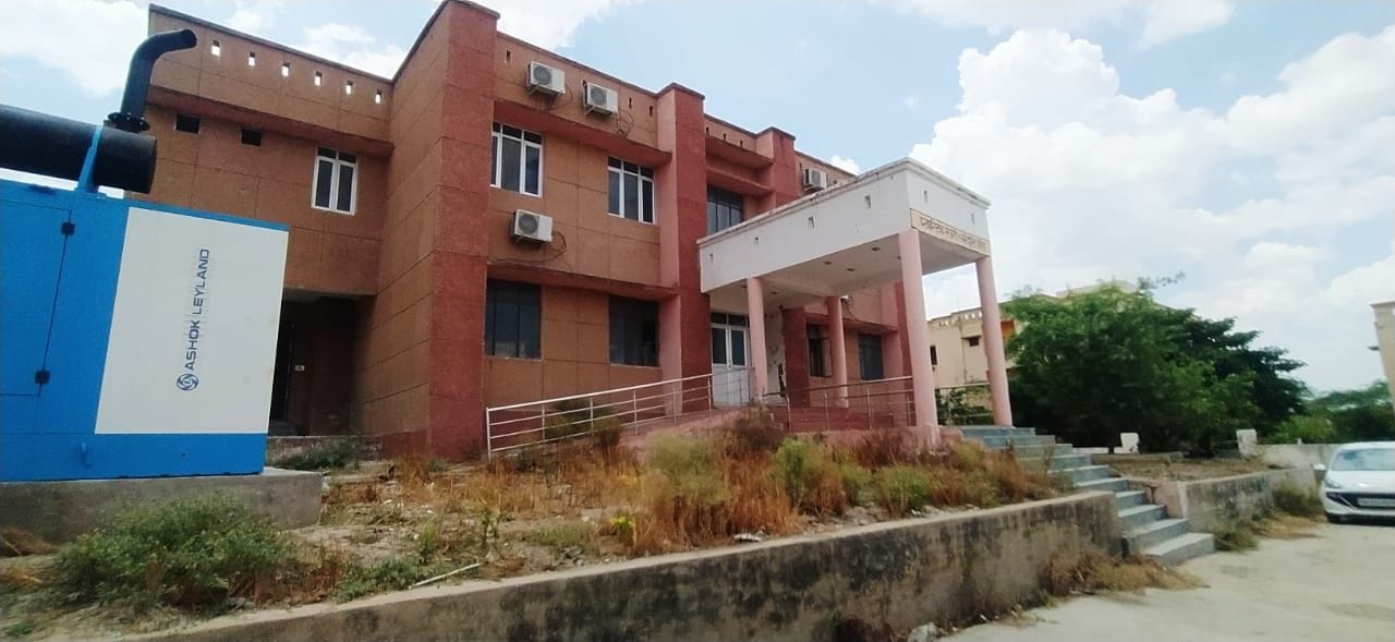 फोटो18एयूआरपी 01- संचालन के इंतजार में प्लास्टिक एवं बर्न यूनिट की इमारत। संवाद फोटो18एयूआरपी 01- संचालन के इंतजार में प्लास्टिक एवं बर्न यूनिट की इमारत। संवाद