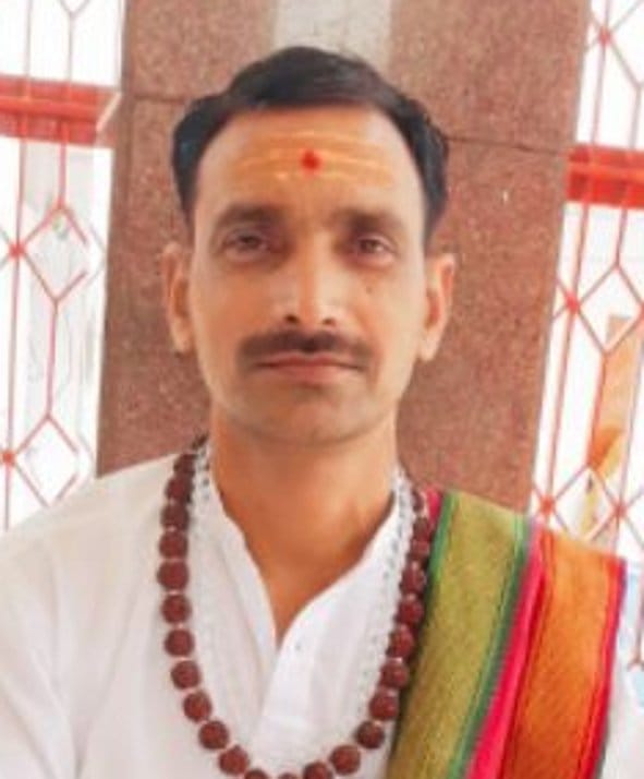 पुरा महादेव मंदिर के मुख्य पुजारी पंडित जयभगवान शर्मा
