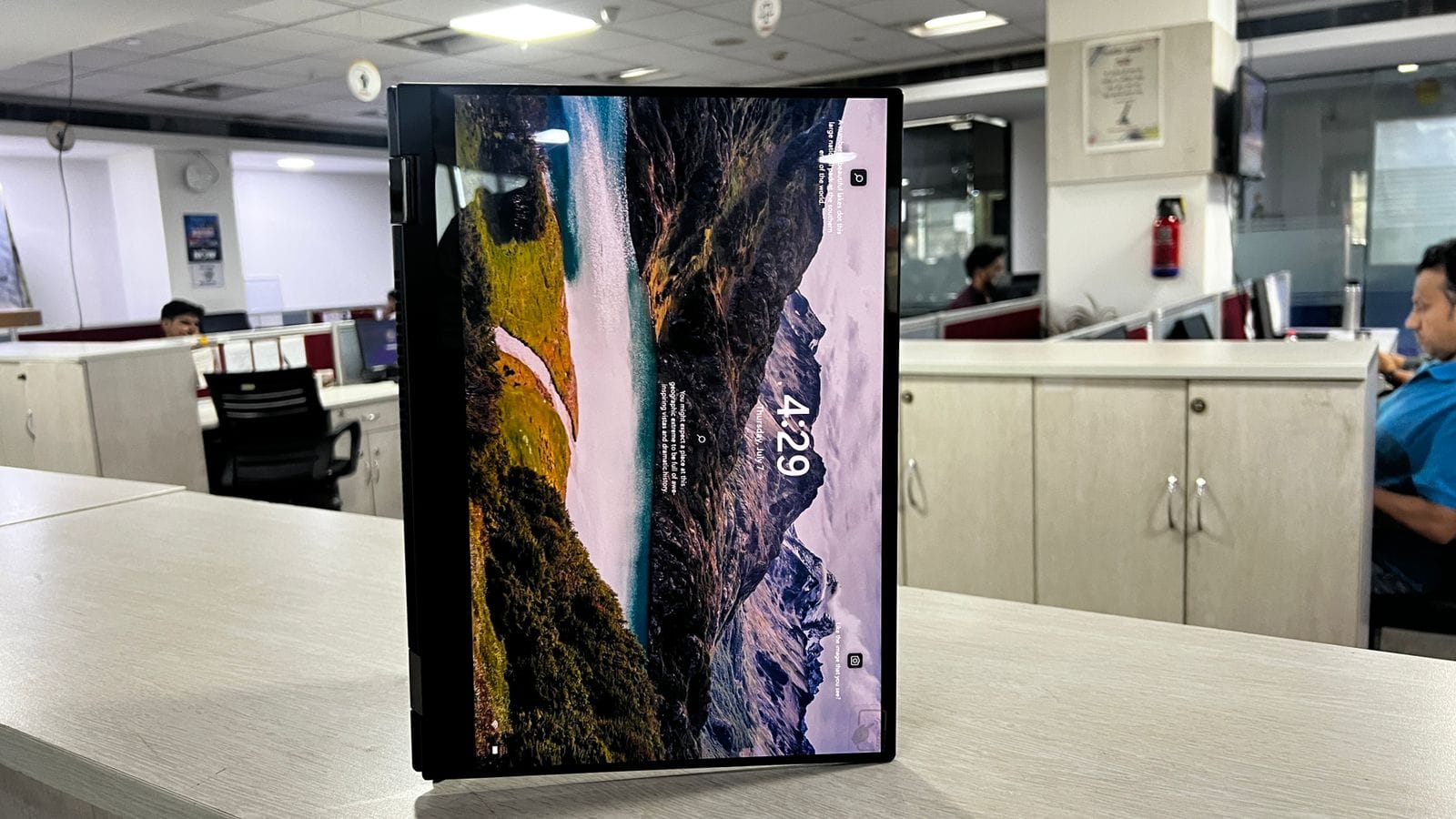 Asus ZenBook 14 Flip OLED Review: जबरदस्त परफॉर्मेंस वाला टू इन वन लैपटॉप