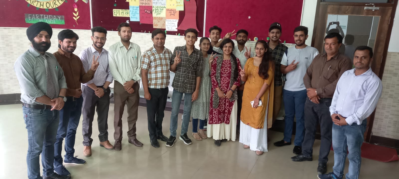 अंबेहटा में आर्यन इंटरनेशनल स्कूल के इंटर के मेधावी अंबेहटा में आर्यन इंटरनेशनल स्कूल के इंटर के मेधावी