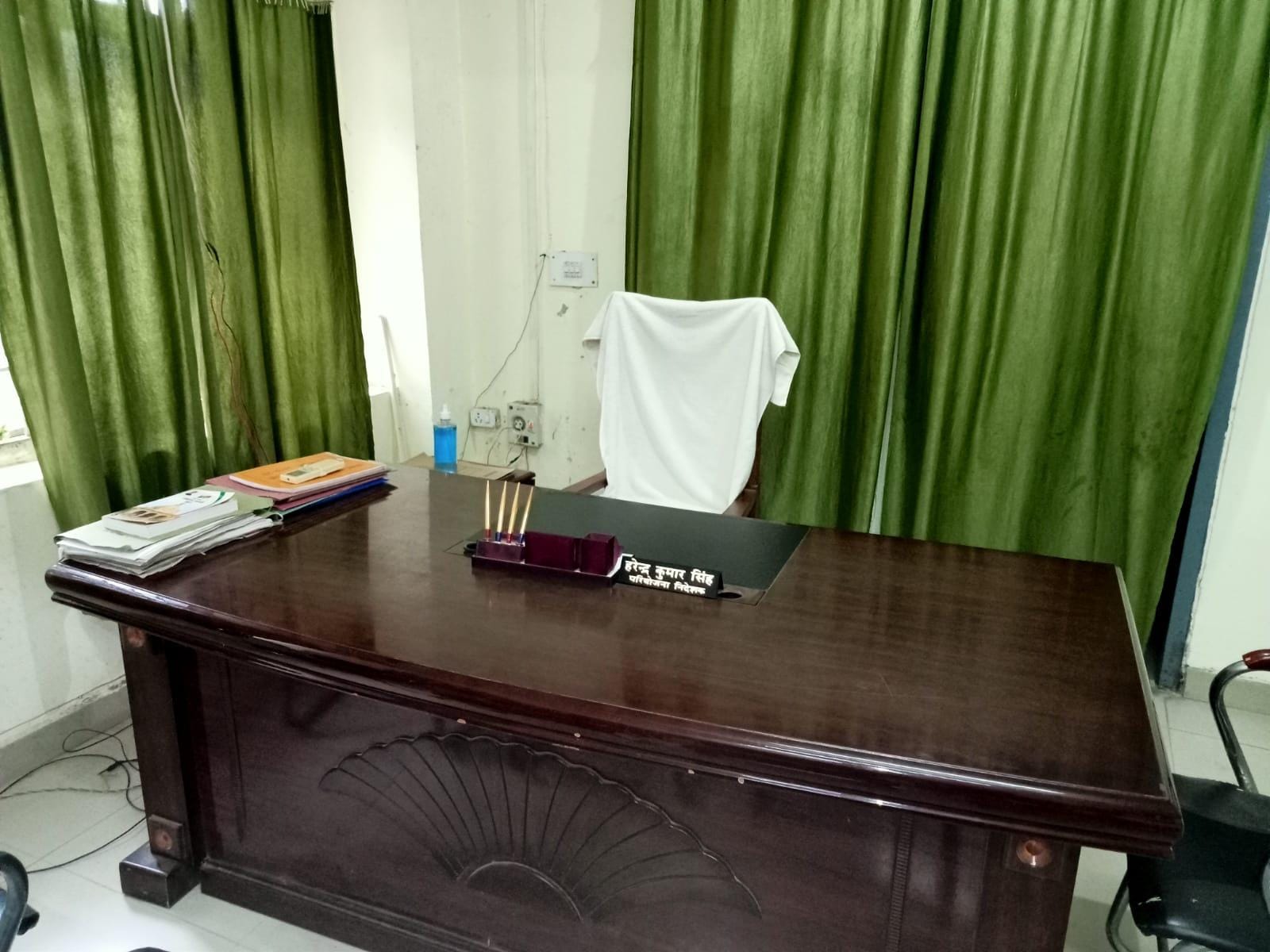 खाली पड़ी परियोजना निदेशक ग्रामीण विकास अभिकरण की कुर्सी। संवाद खाली पड़ी परियोजना निदेशक ग्रामीण विकास अभिकरण की कुर्सी। संवाद