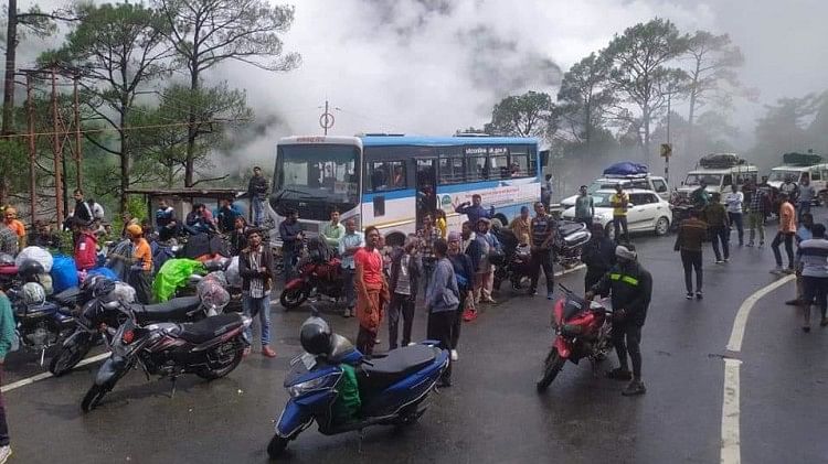 13 घंटे बंद रहा बदरीनाथ हाईवे