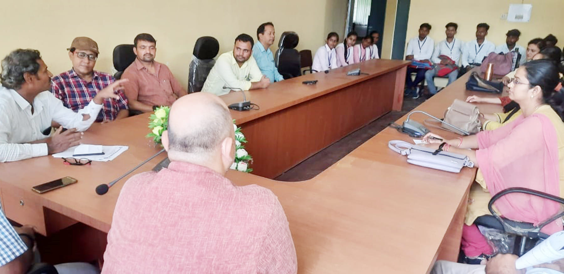 डा.श्यामा प्रसाद मुखर्जी महाविद्यालय में नवाचार परिषद की बैठक में सम्मिलित शिक्षकगण डा.श्यामा प्रसाद मुखर्जी महाविद्यालय में नवाचार परिषद की बैठक में सम्मिलित शिक्षकगण