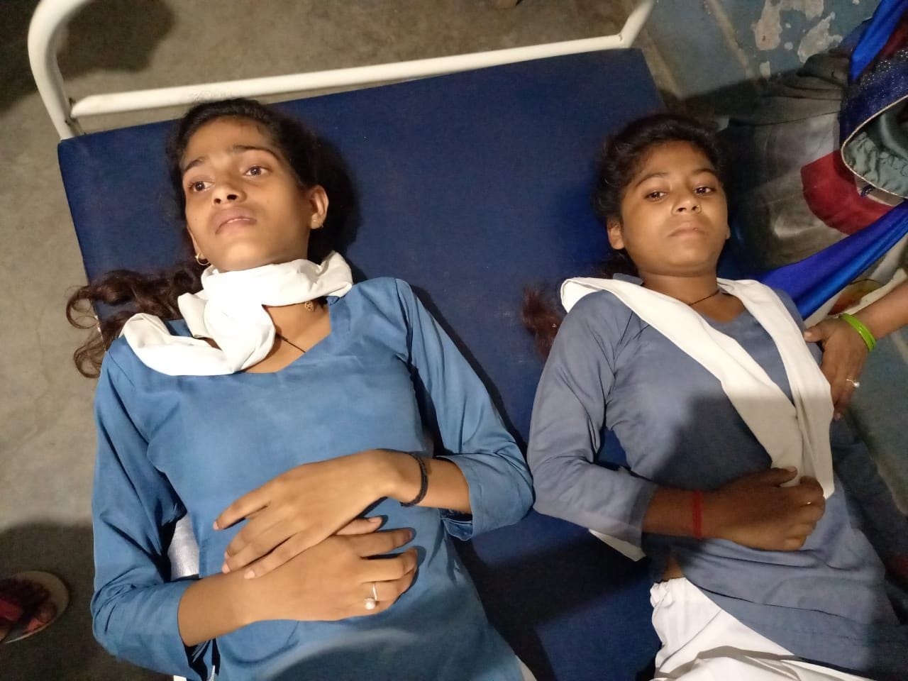 घायल पिंकी व भारती घायल पिंकी व भारती