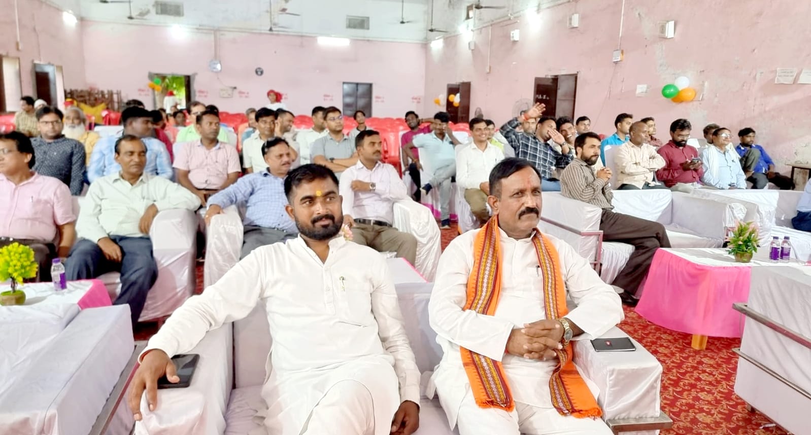 केएनपीजी कॉलेज में बिजली महोत्सव में मौजूद लोग। संवाद
