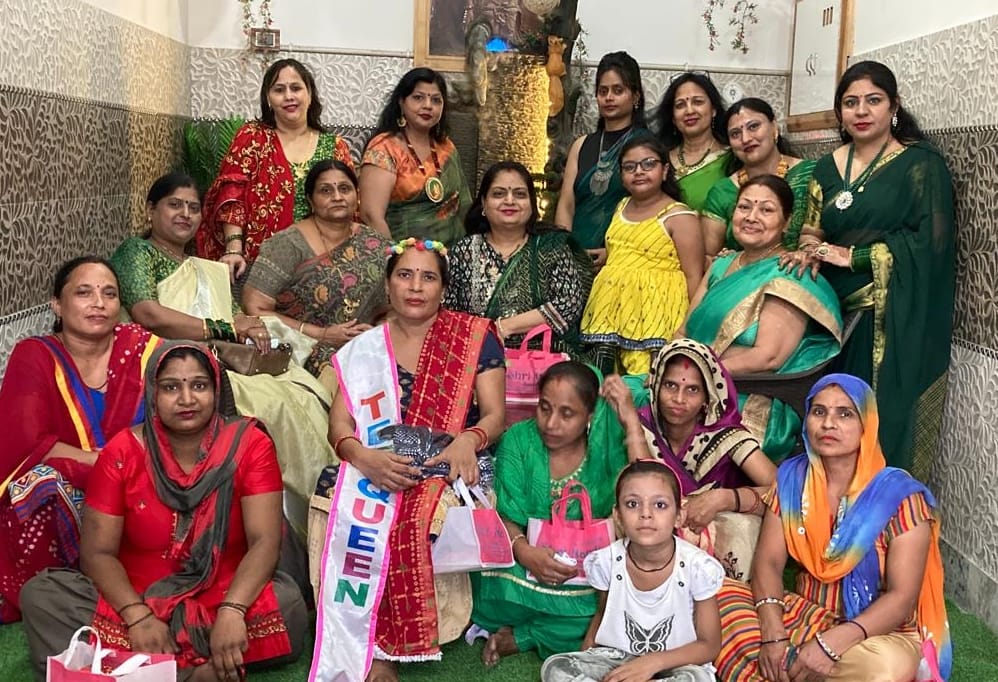 चांदपुर में एलएनएस क्लब चेष्टा के हरियाली तीज कार्यक्रम में तीज क्वीन बनी उषा। चांदपुर में एलएनएस क्लब चेष्टा के हरियाली तीज कार्यक्रम में तीज क्वीन बनी उषा।