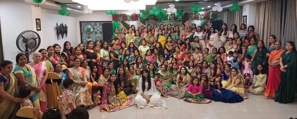 ओजोन सिटी के गेस्ट हाउस में हरियाली तीज उत्सव कार्यक्रम में शामिल महिलाएं। ओजोन सिटी के गेस्ट हाउस में हरियाली तीज उत्सव कार्यक्रम में शामिल महिलाएं।