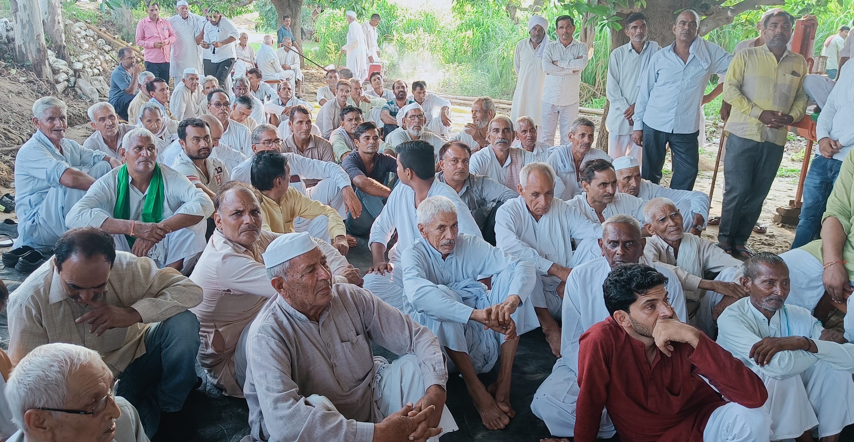 बाबरी क्षेत्र के गांव बुटराड़ा में धरने पर बैठे किसान। बाबरी क्षेत्र के गांव बुटराड़ा में धरने पर बैठे किसान।