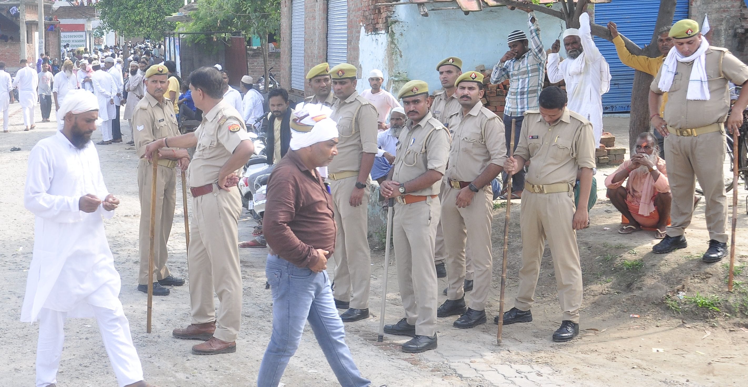 जहानाबाद में मौजूद पुलिस। संवाद जहानाबाद में मौजूद पुलिस। संवाद