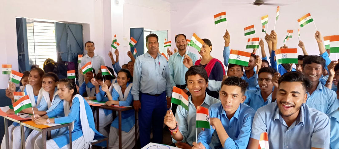 ग्राम सांकरौद स्थित जनता जूनियर हाई स्कूल में आजादी के अमृत महोत्सव कार्यक्रम के तहत छात्र, छात्? ग्राम सांकरौद स्थित जनता जूनियर हाई स्कूल में आजादी के अमृत महोत्सव कार्यक्रम के तहत छात्र, छात्?