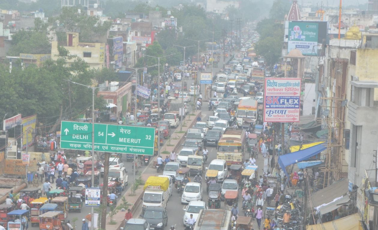 दिल्ली रोड पर लगा लंबा जाम । संवाद दिल्ली रोड पर लगा लंबा जाम । संवाद