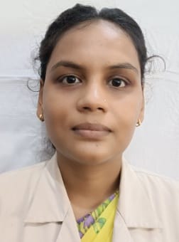 नजीबाबाद- कार्यक्रम में बोलतीं शिक्षिका बबीता बजाज।