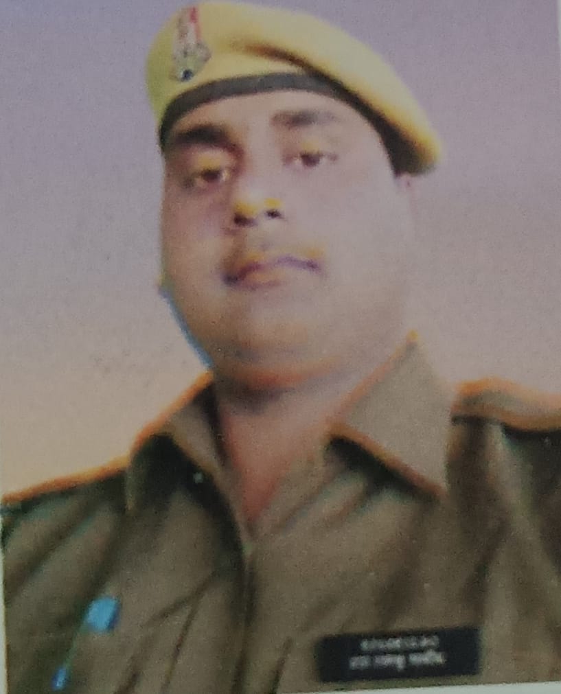 ौर्य सम्मान के लिए चुने गए मुख्य आरक्षी अमित राय ौर्य सम्मान के लिए चुने गए मुख्य आरक्षी अमित राय