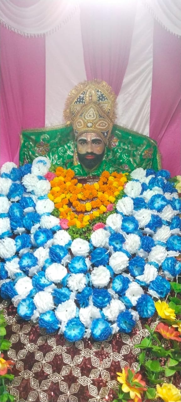 चिलकाना के मंदिर में बनाई गई खाटूश्यामजी की झांकी चिलकाना के मंदिर में बनाई गई खाटूश्यामजी की झांकी