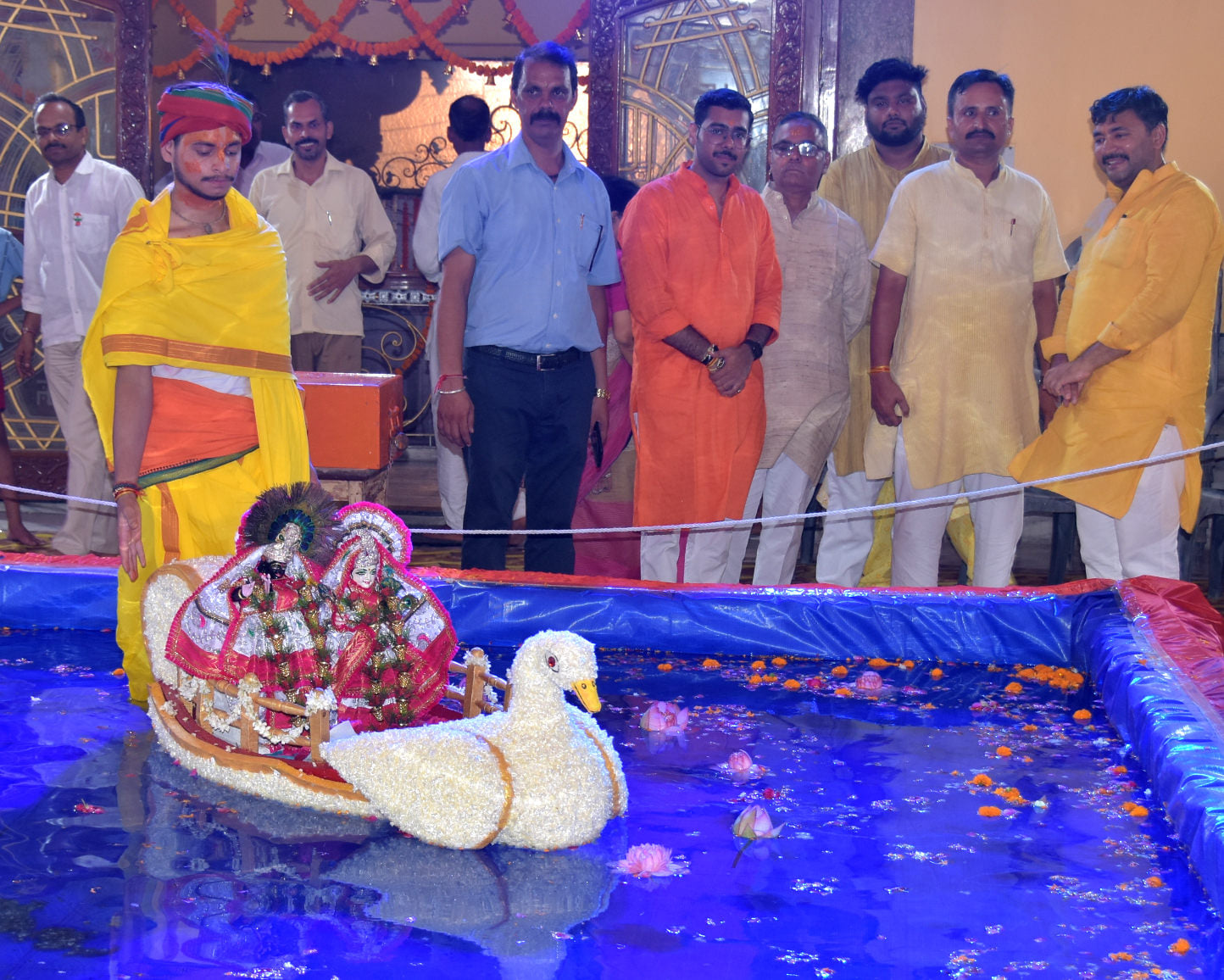 माहेश्वरी पंचायती मन्दिर बनी राधा कृष्ण की झांकी