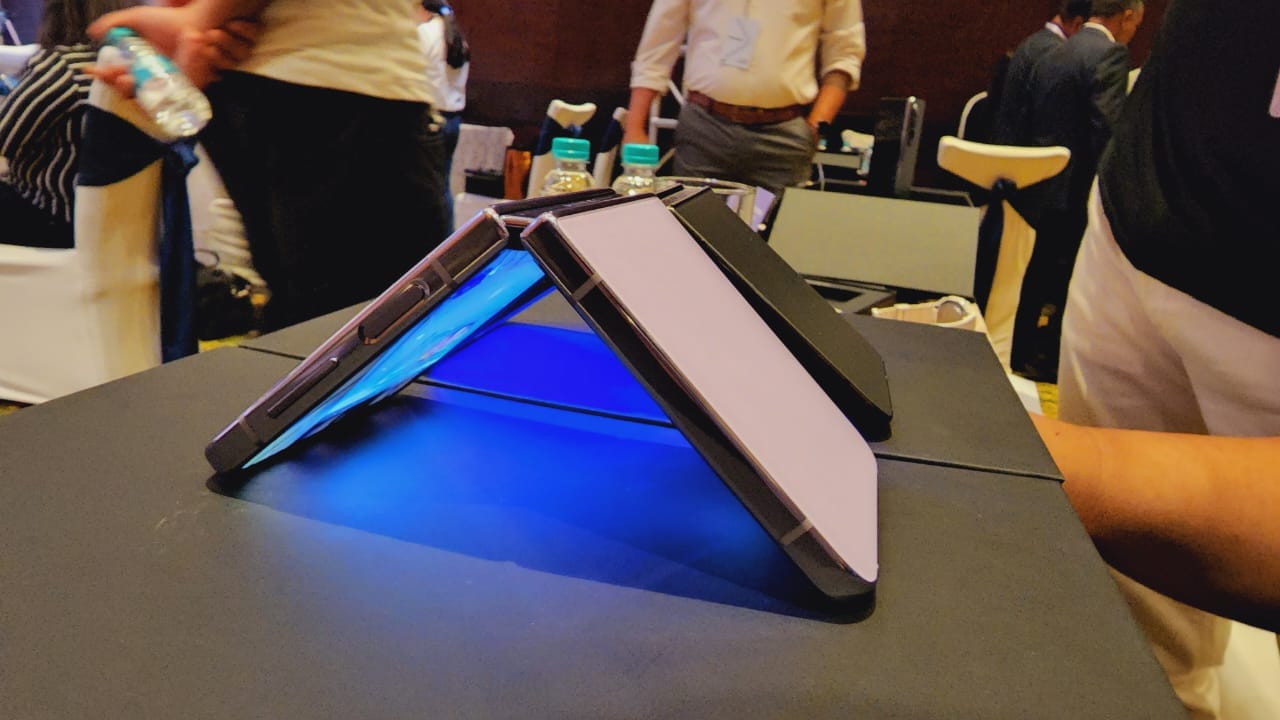 Samsung Galaxy Z Flip 4 Unboxing: नए फोन में क्या है नया, तस्वीरों में देखें पहली झलक