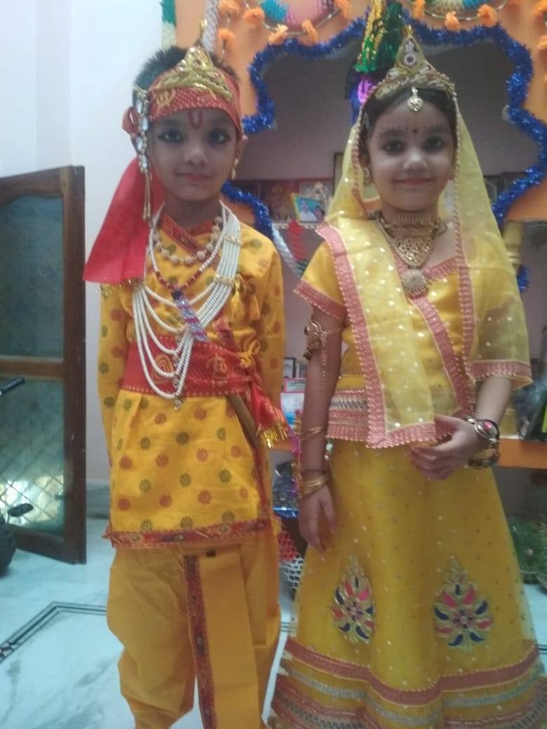 कृष्ण व राधा बने बच्चे। संवाद कृष्ण व राधा बने बच्चे। संवाद