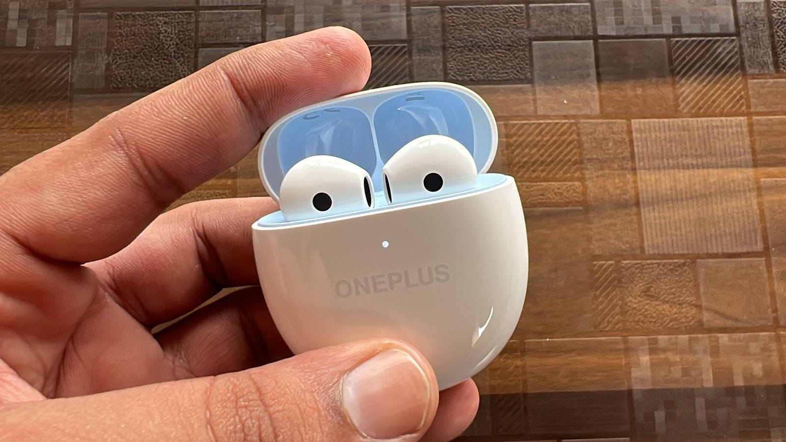 OnePlus Nord Buds CE Review: рдХрдВрдкрдиреА рдХреЗ рд╕рдмрд╕реЗ рд╕рд╕реНрддреЗ рдмрдбреНрд╕ рдореЗрдВ рдХреНрдпрд╛ рд╕реНрдкреЗрд╢рд▓ рдорд┐рд▓реЗрдЧрд╛?
