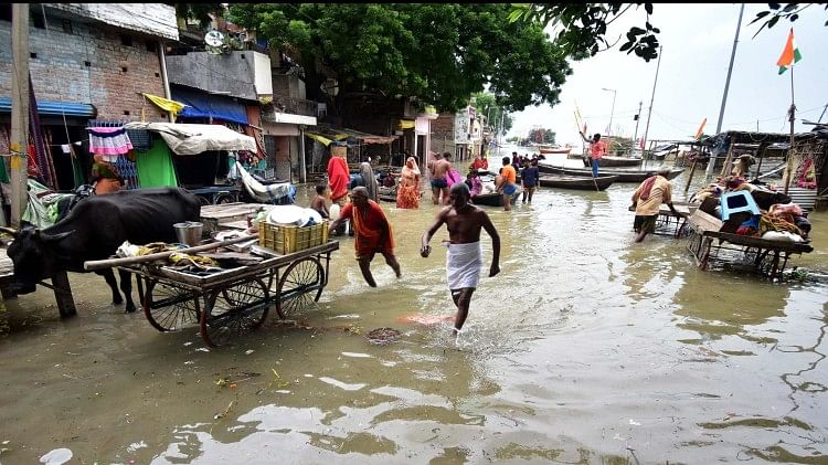 Prayagraj News :  प्रयागराज में तेजी से बढ़ रहा है गंगा-यमुना का जलस्तर।