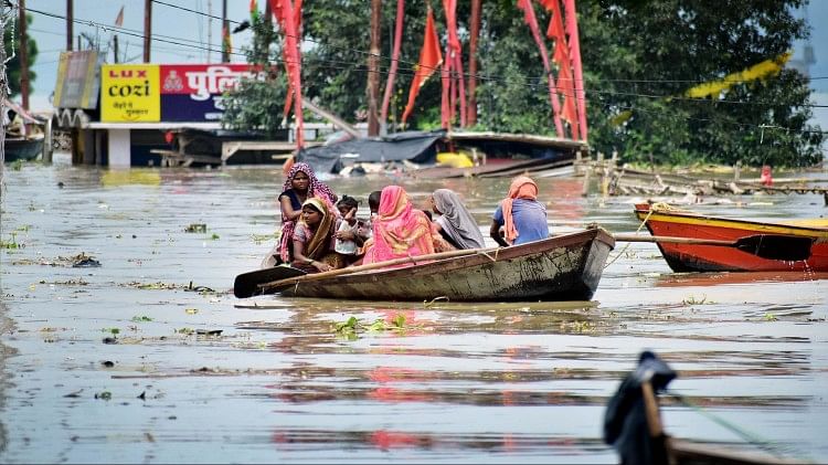 Prayagraj News :  तेजी से बढ़ रहा है गंगा और यमुना का जलस्तर।