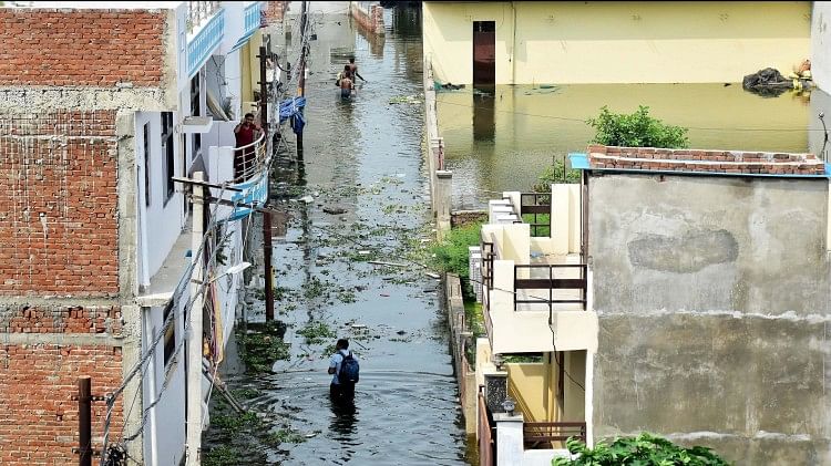 Prayagraj News :  प्रयागराज में तेजी से बढ़ रहा है गंगा-यमुना का जलस्तर।