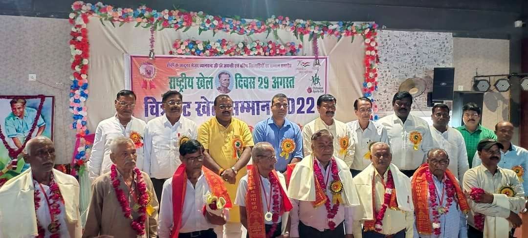 फोटो नंबर-20- खेल रत्न पुरस्कार से सम्मानित जिले के खिलाड़ी। संवाद फोटो नंबर-20- खेल रत्न पुरस्कार से सम्मानित जिले के खिलाड़ी। संवाद