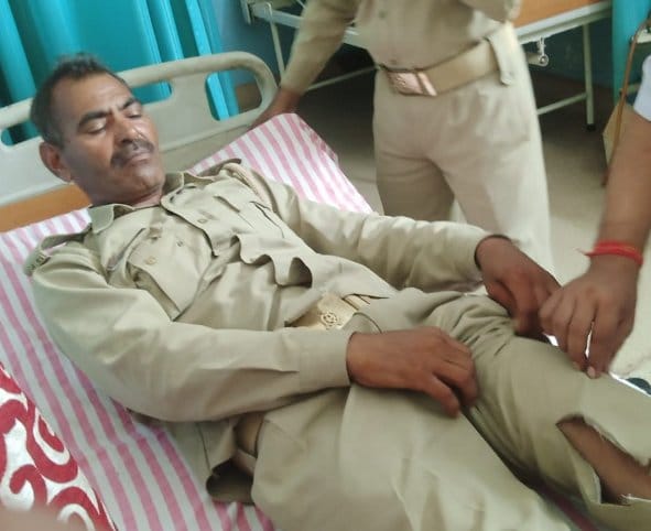 घायल हुआ पुलिसकर्मी