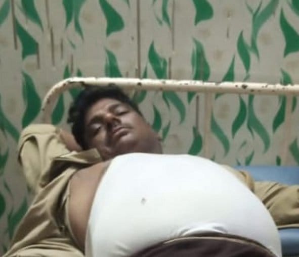 घायल हुआ पुलिसकर्मी