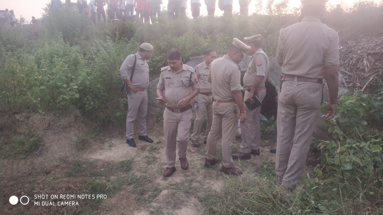 गागलहेड़ी क्षेत्र में युवक का शव मिलने पर मौके पर पहुंची पुलिस