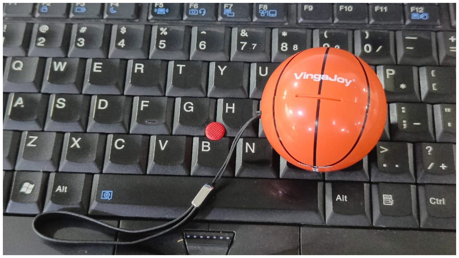 VingaJoy BT-220 Review: क्या आपके काम का है बास्केटबॉल डिजाइन वाला ईयरबड्स
