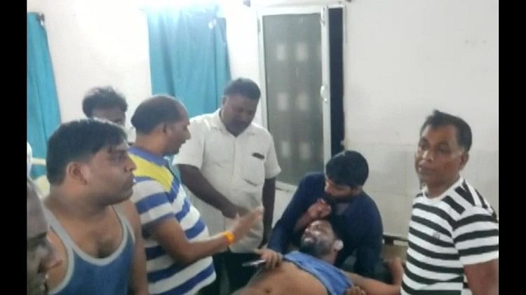 Bihar: 'डीएसपी तेरी वर्दी उतरवा दूंगा', आरजेडी के पूर्व एमएलसी के बेटे की  गुंडागर्दी, पुलिस ने किया गिरफ्तार - PaleTV.com