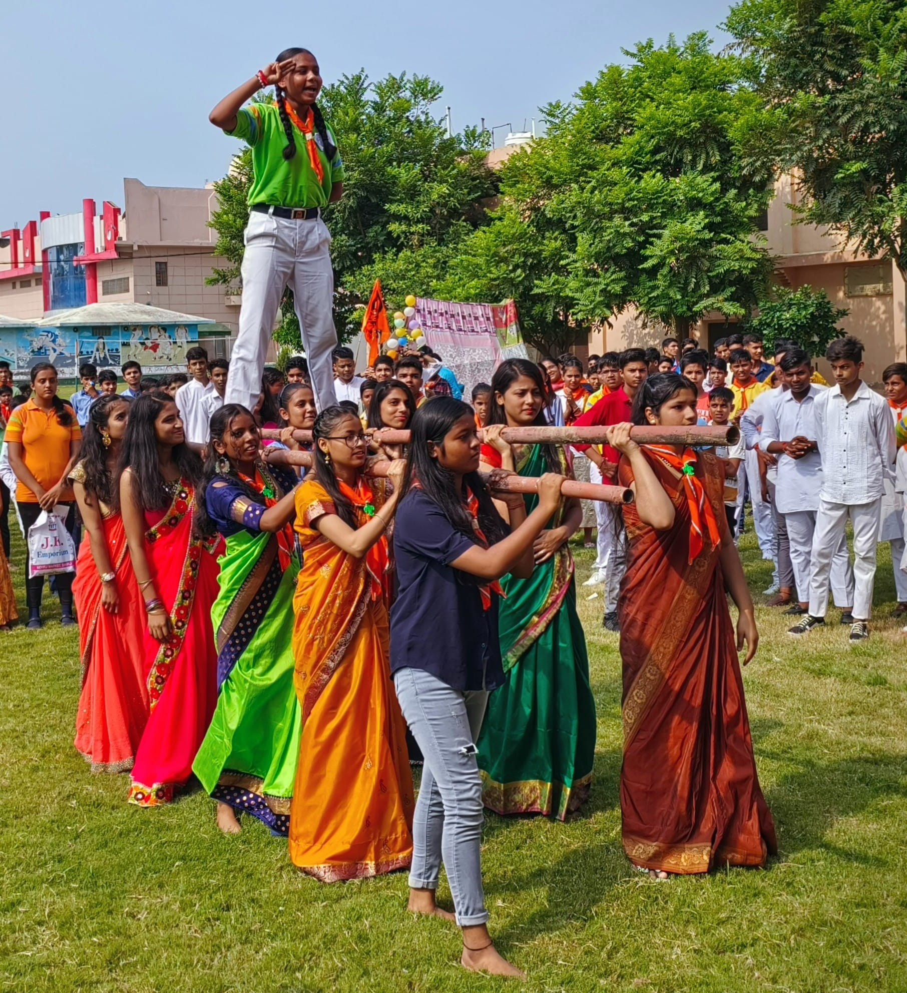 शामली सेंट आरसी स्कूल में स्काउट गाइड शिविर के समापन पर कार्यक्रम प्रस्तुत करती छात्राएं। शामली सेंट आरसी स्कूल में स्काउट गाइड शिविर के समापन पर कार्यक्रम प्रस्तुत करती छात्राएं।