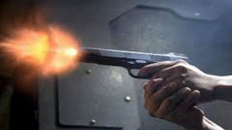 Chhattisgarh: मोहला-मानपुर-अंबागढ़ के डोमीकला बेस कैंप में आरक्षक ने खुद को मारी गोली, जांच में जुटी पुलिस