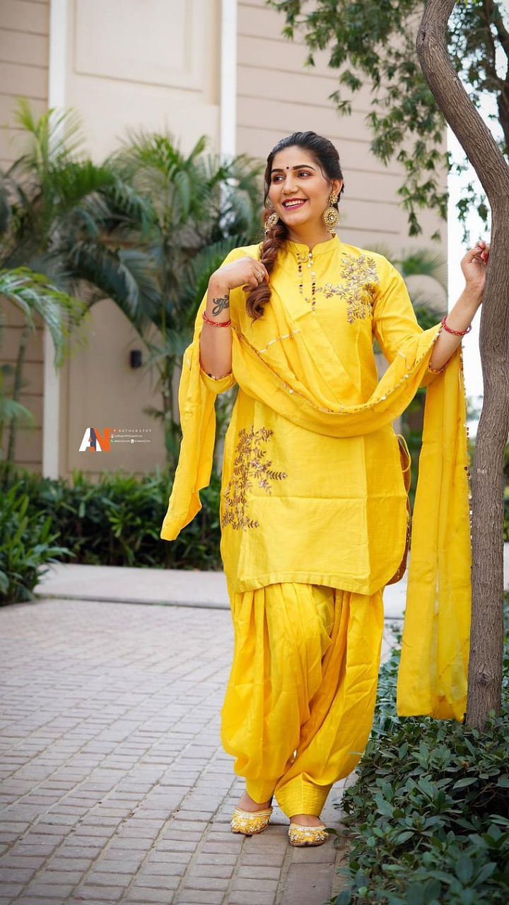 sapna choudhary ke patiala suit