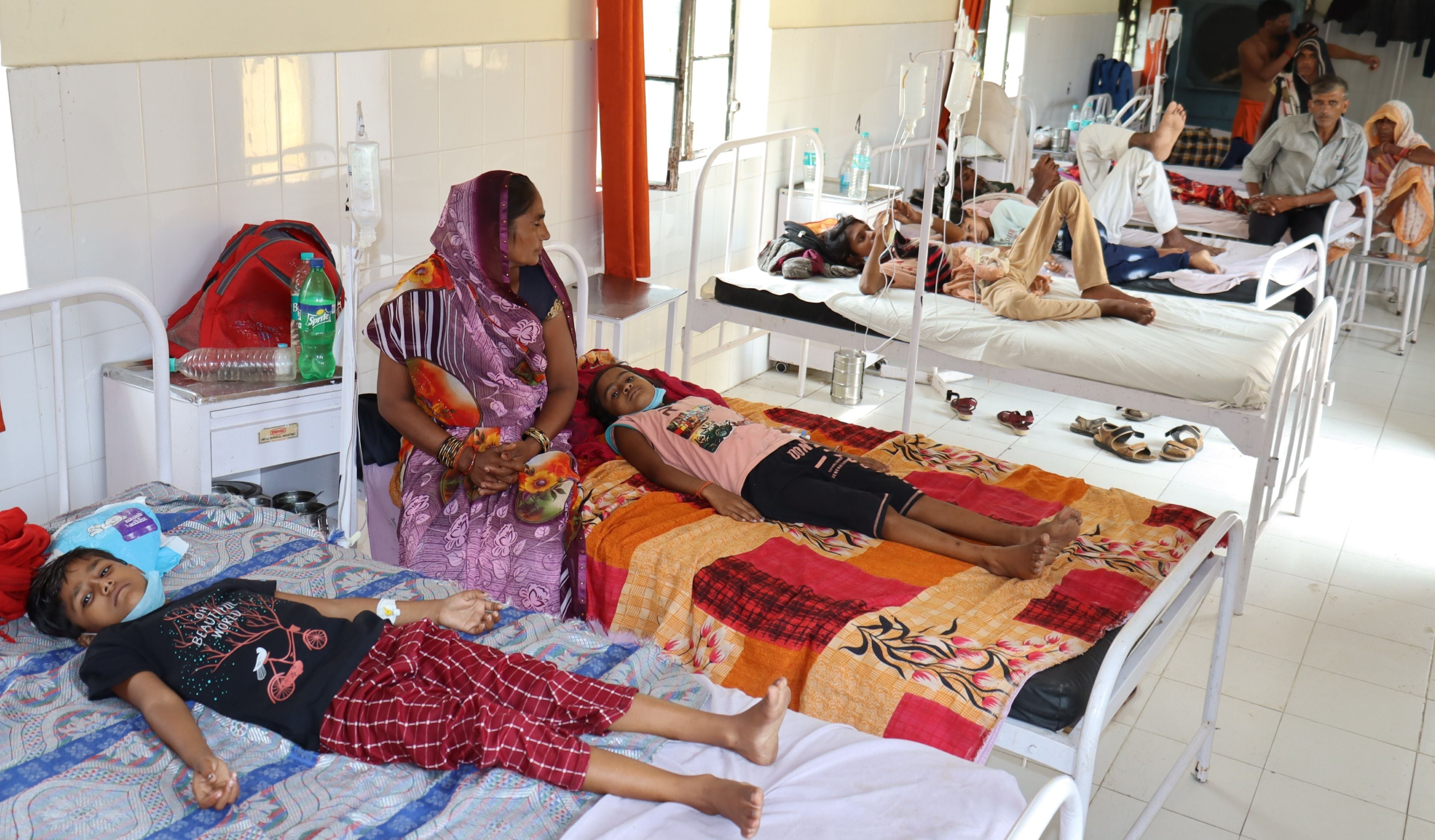 जिला अस्पताल के डिप्थीरिया वार्ड में भर्ती बच्चे। जिला अस्पताल के डिप्थीरिया वार्ड में भर्ती बच्चे।