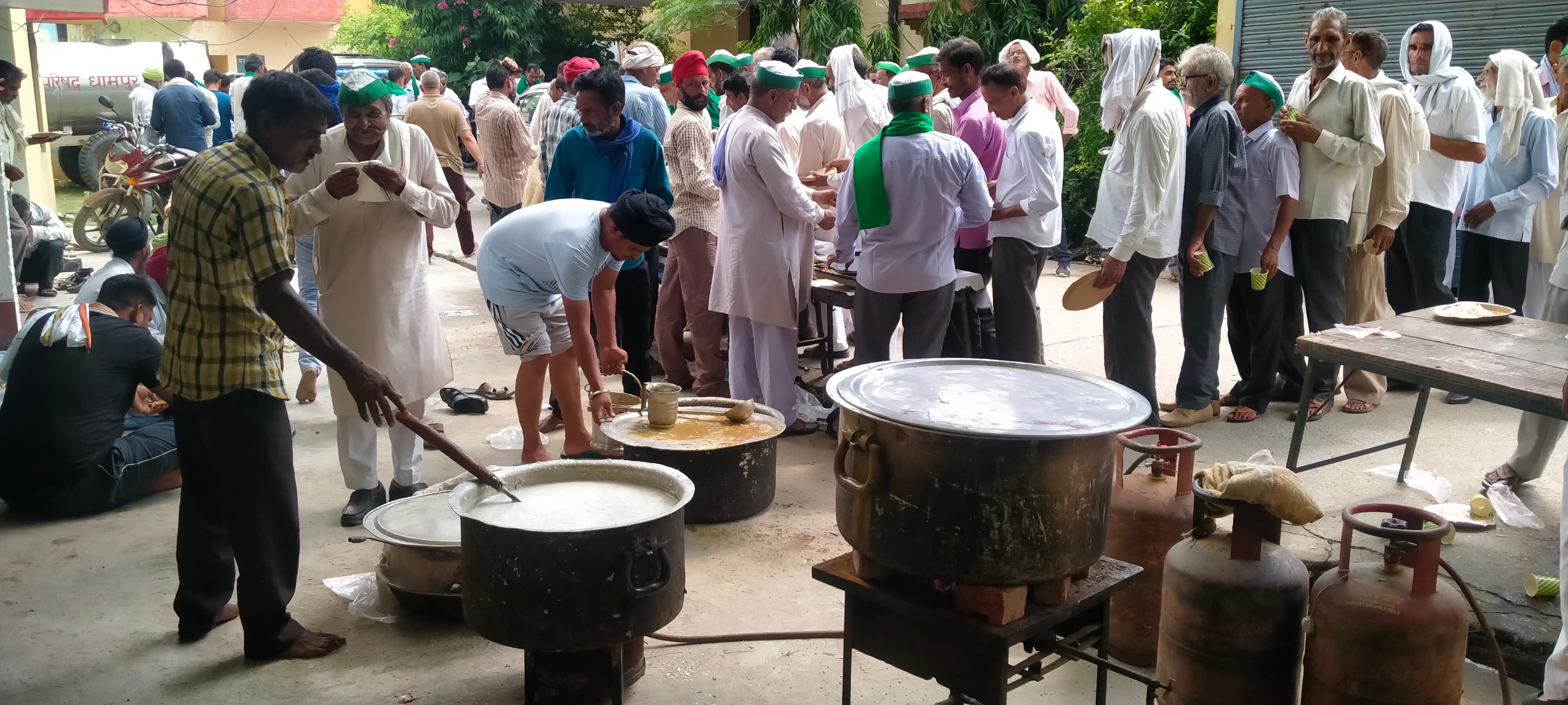 खाना पकाते कार्यकर्ता खाना पकाते कार्यकर्ता