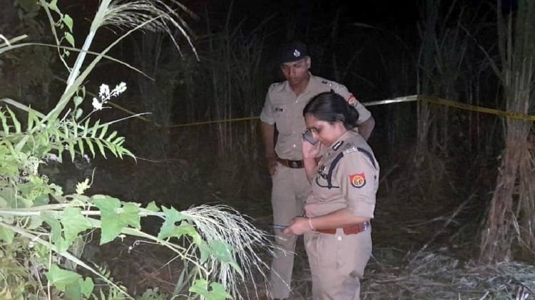 लखनऊ रेंज की आईजी लक्ष्मी सिंह मौके पर