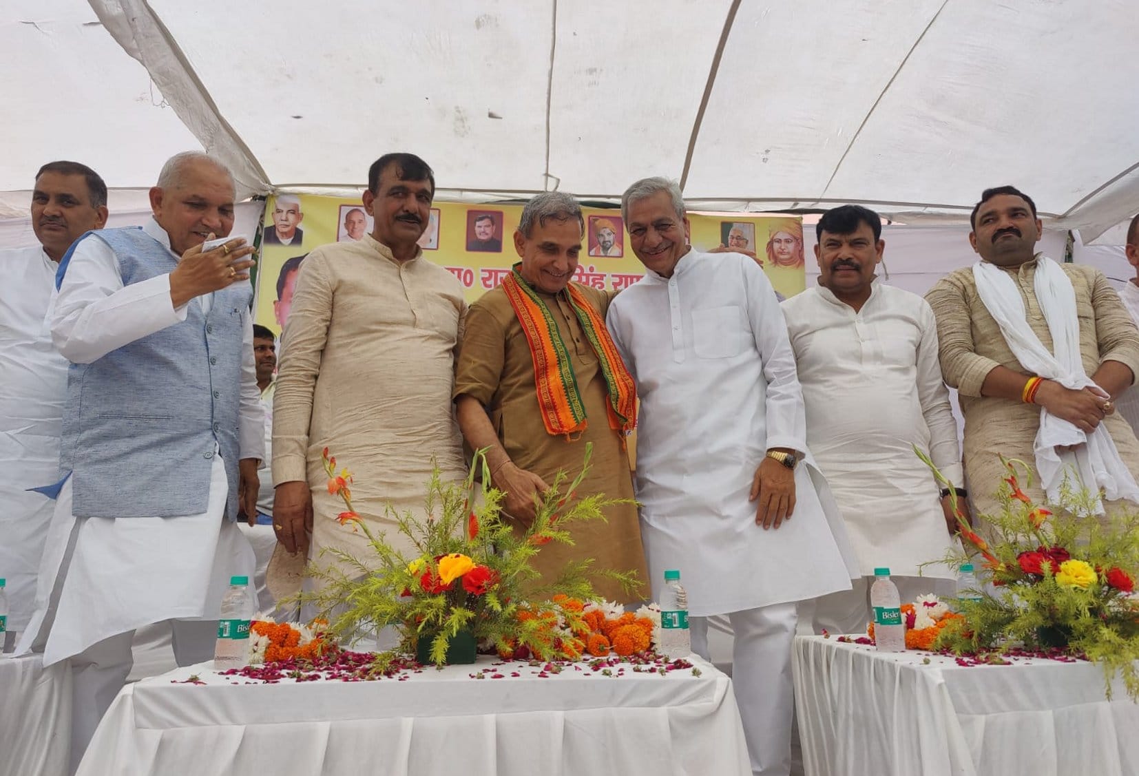 भड़ल गांव के देव पब्लिक स्कूल में आयोजित मास्टर राजपाल राणा प्रतिमा के अनावरण कार्यक्रम में मंच? भड़ल गांव के देव पब्लिक स्कूल में आयोजित मास्टर राजपाल राणा प्रतिमा के अनावरण कार्यक्रम में मंच?