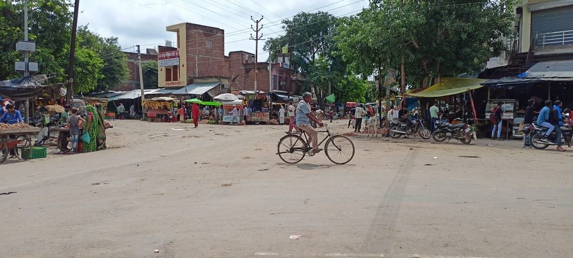 इटावाः पुल बंद होने के बाद हनुमंतपुरा चौराहे पर बढ़ेगा वाहनों का दबाव। संवाद इटावाः पुल बंद होने के बाद हनुमंतपुरा चौराहे पर बढ़ेगा वाहनों का दबाव। संवाद