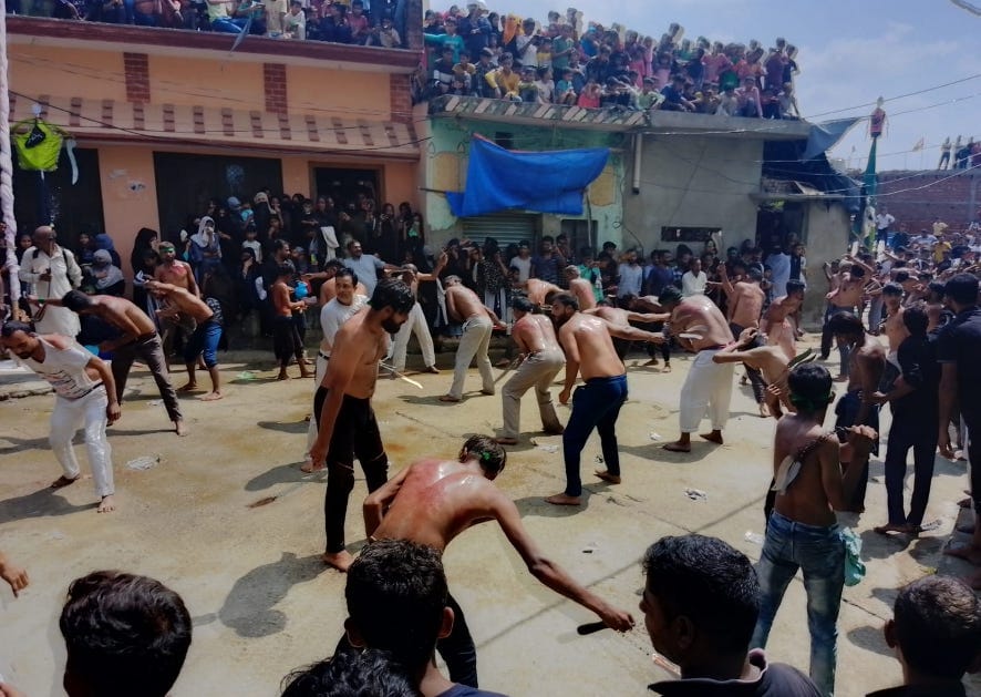 नांगलसोती के गांव सैदपुरी में चेहल्लुम पर मातमी प्रदर्शन करते सोगवार। नांगलसोती के गांव सैदपुरी में चेहल्लुम पर मातमी प्रदर्शन करते सोगवार।
