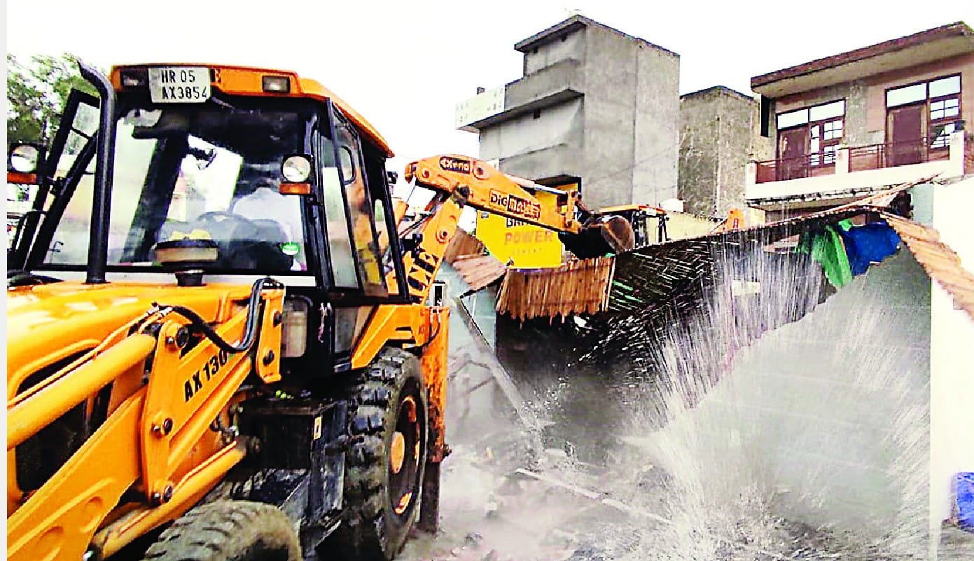 Gangster Neeraj Poonia's five star farm house demolished Gangster Neeraj Poonia's five star farm house demolished