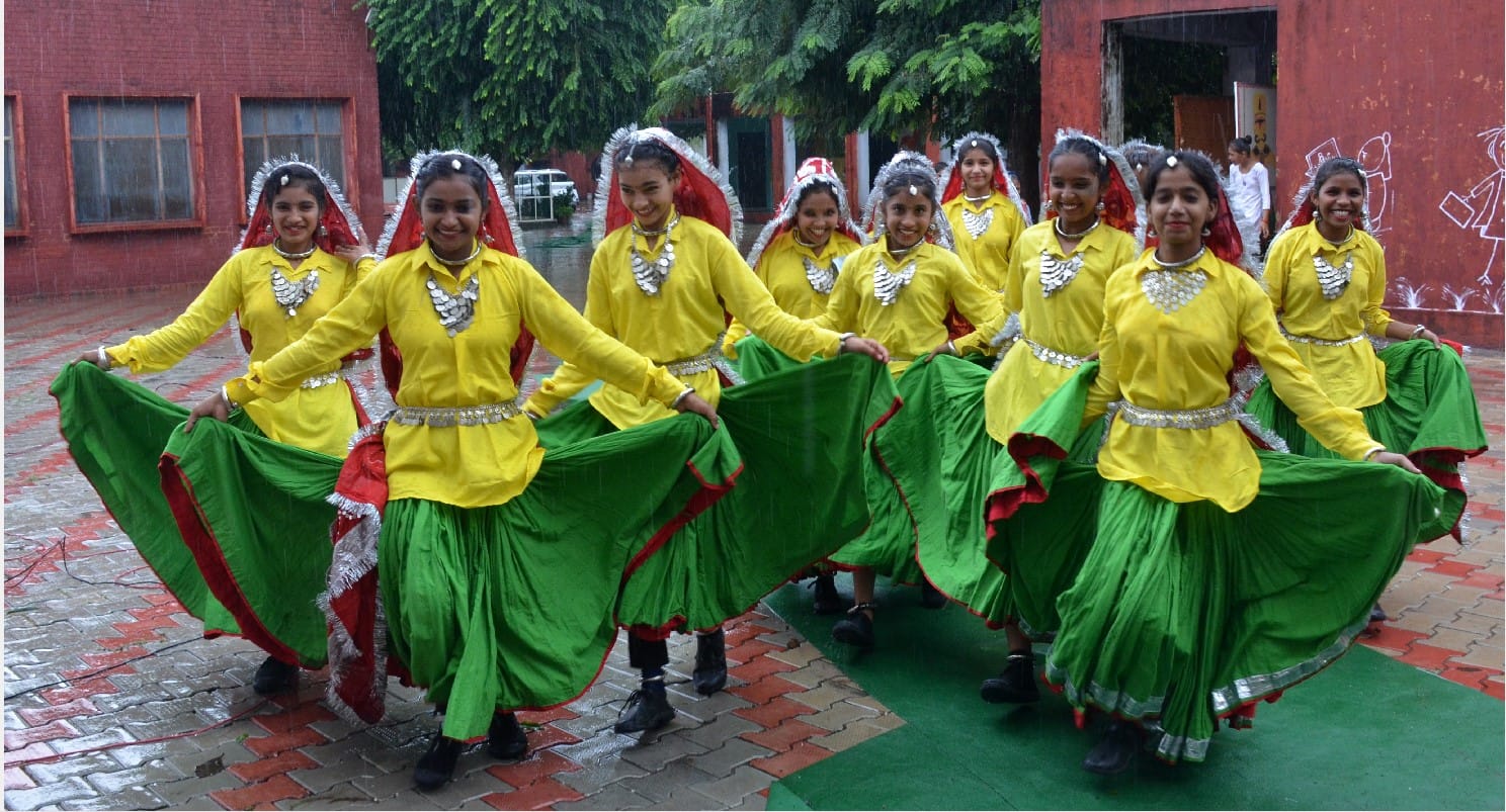 Bin Sawan Barse Badal, Ly De Ghungroo Aali Payal