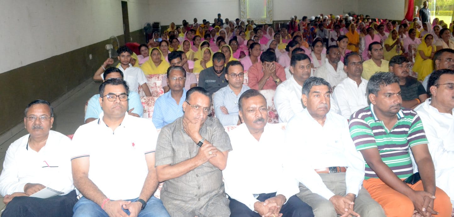 शामली में दिल्ली रोड स्थित  सिटी  ग्रीन में  जिला उद्योग द्वारा लगाई ओडीओपी व हस्तशिल्प प्रदर्शनी