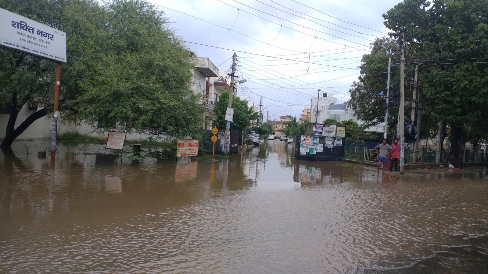 अंबाला सिटी के सेक्टर आठ में जाने वाली सड़क पर जमा बरसाती पानी। अंबाला सिटी के सेक्टर आठ में जाने वाली सड़क पर जमा बरसाती पानी।