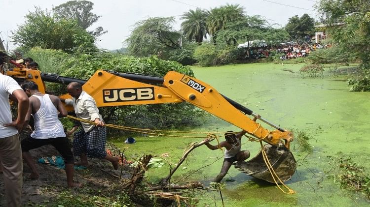 Lucknow Road Accident