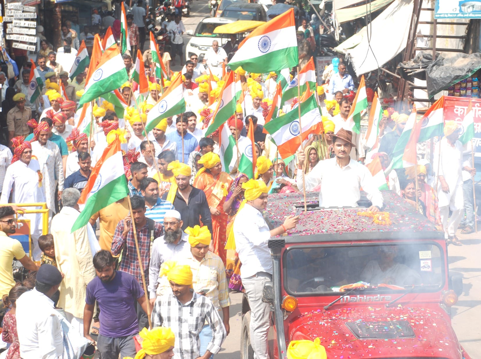 बागपत में सरदार भगत सिंह की 115वीं जयंती के अवसर पर प्रभात फेरी निकालते हुए