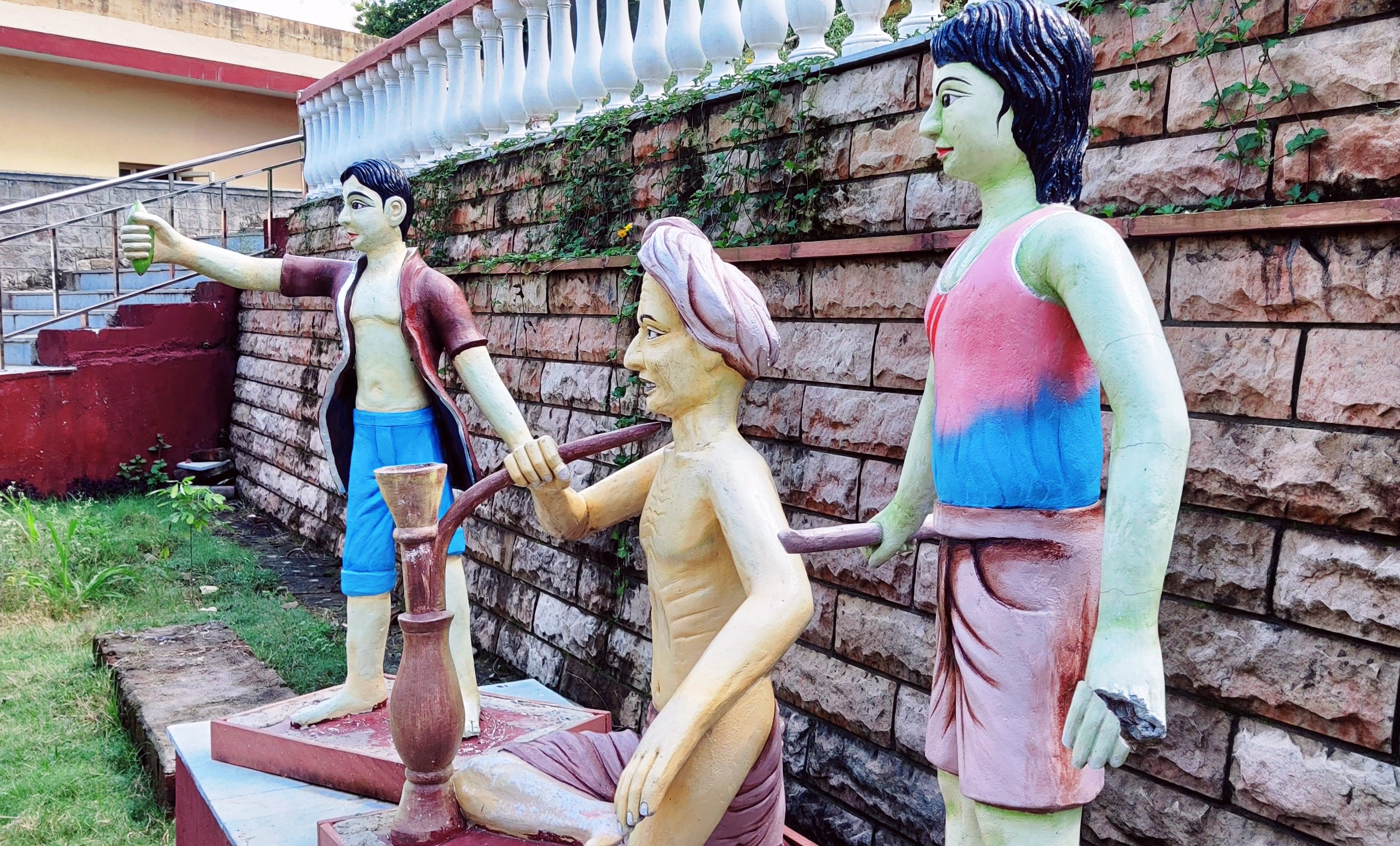 उधमपुर: देविका तट पर बने स्टैचू हुए क्षतिग्रस्त.