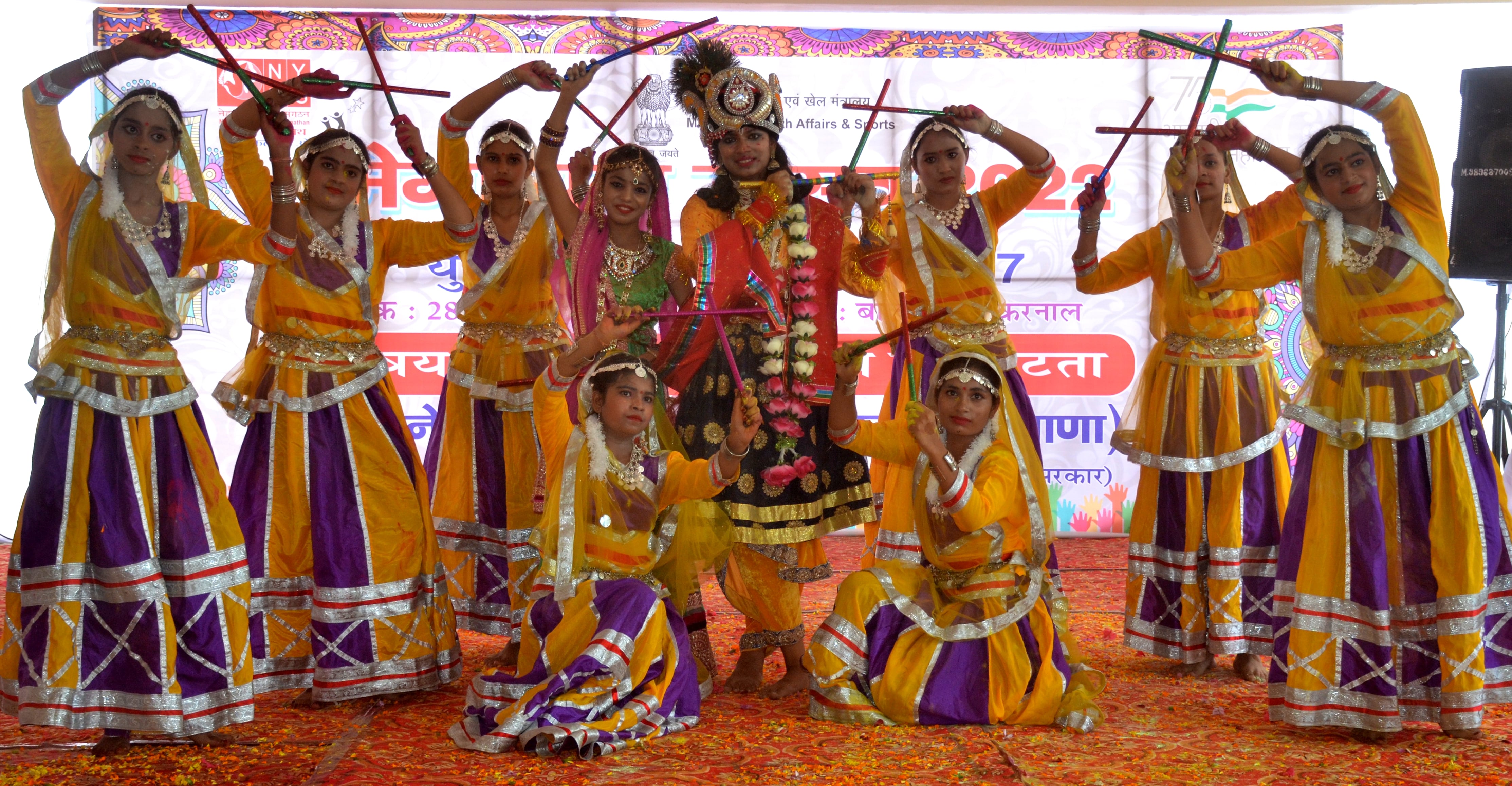 55: नेहरू युवा केंद्र की ओर से बाल भवन में आयोजित युवा उत्सव के समूह सांस्कृतिक प्रतियोगिता में हि? 55: नेहरू युवा केंद्र की ओर से बाल भवन में आयोजित युवा उत्सव के समूह सांस्कृतिक प्रतियोगिता में हि?